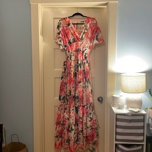 Brand new floral dress! Never worn, tags still on, can’t return to store.